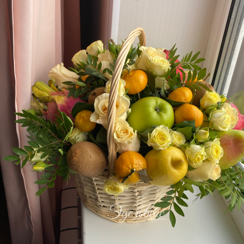 Подарок «Цветочно-фруктовая корзина» 3