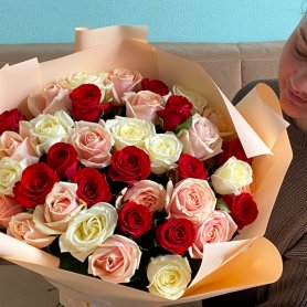 Букет из 35 роз от интернет-магазина «Эдельвейс» в Саранске